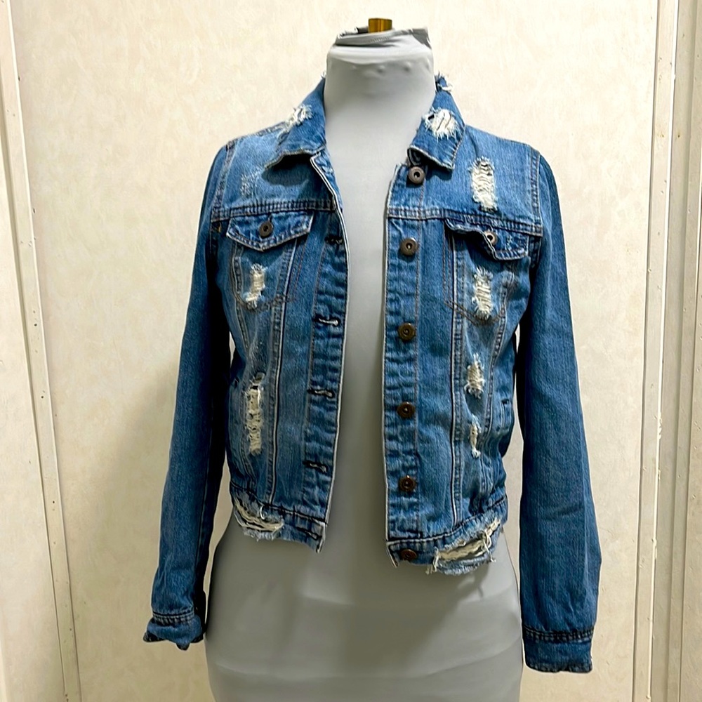 Blue Jean jacket, gently worn. Size Med Juniors. Highway Jeans brand.